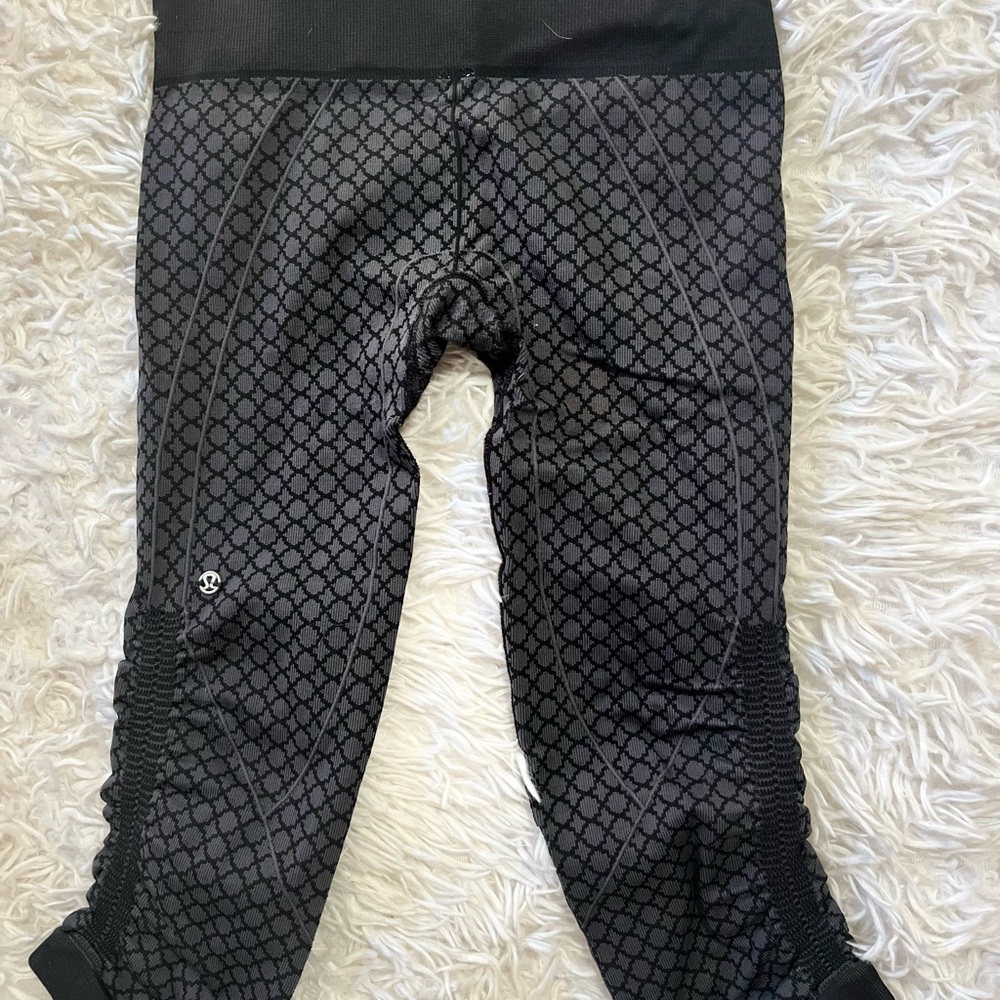 Size 2 lululemon capri leggings. Great used condition